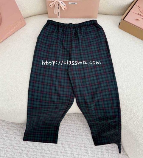 미우미우 25 한정판 긴바지 A13492