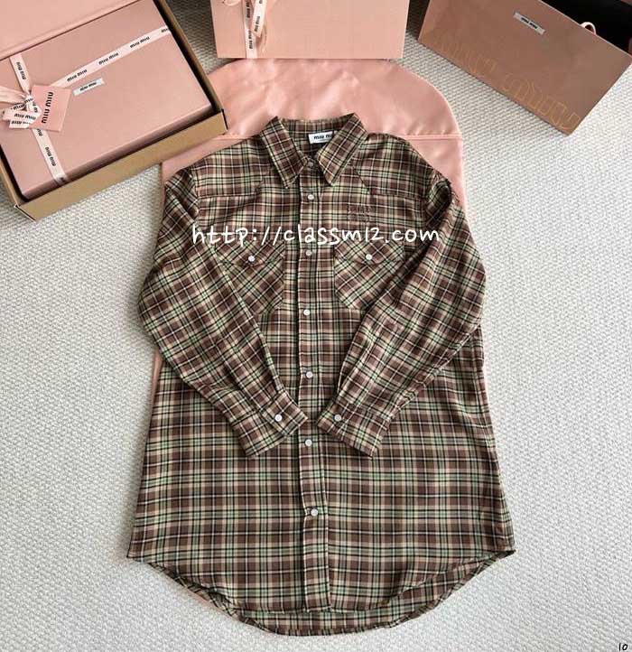 미우미우 25 한정판 여성 긴팔 셔츠 A13543