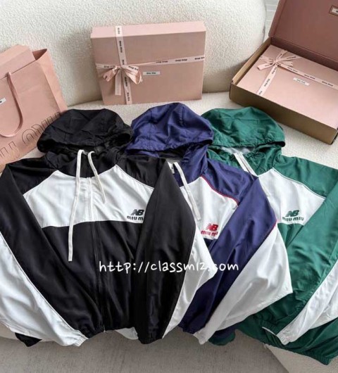 미우미우 25 한정판 긴팔 후드 자켓 A13573