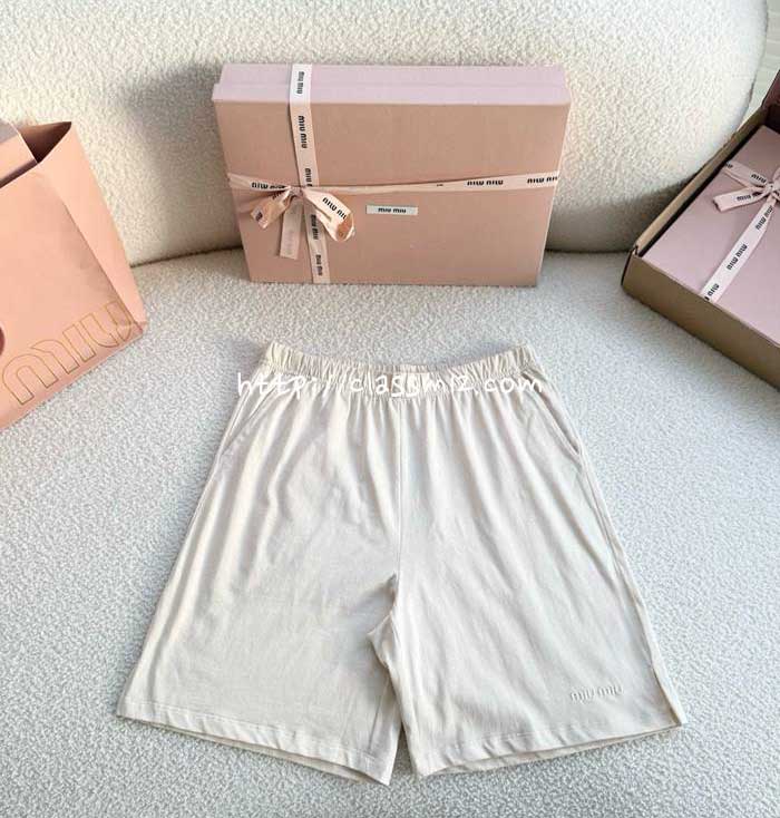 미우미우 25 한정판 여성 반바지 A13576