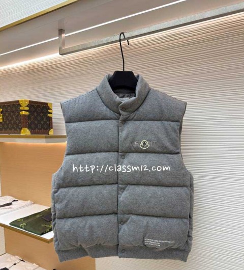 몽클레어 25 한정판 민소매 패딩 조끼 자켓 A13671