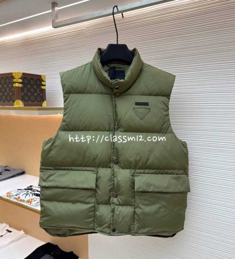 프라다 25 한정판 민소매 패딩 조끼 자켓 A13699