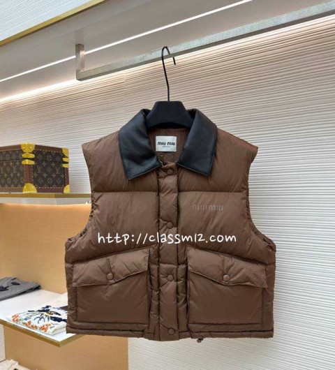 미우미우 25 한정판 여성 오리털 민소매 패딩 조끼 자켓 A13742
