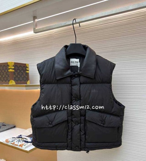 미우미우 25 한정판 여성 오리털 민소매 패딩 조끼 자켓 A13743