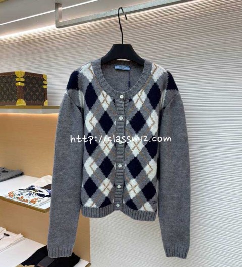 프라다 25 한정판 긴팔 가디건 A13747