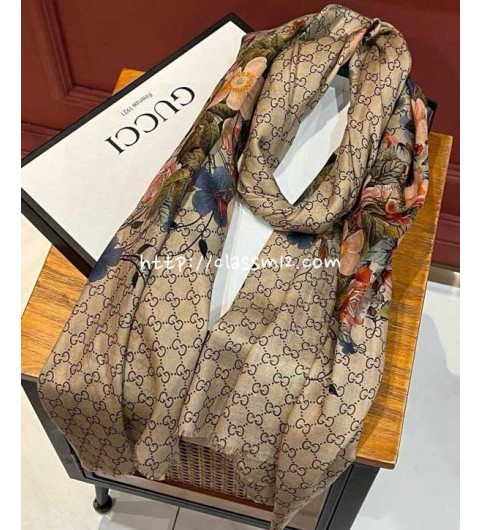 구찌 25 한정판 스카프 D3312