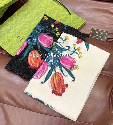 구찌 25 한정판 스카프 D3317