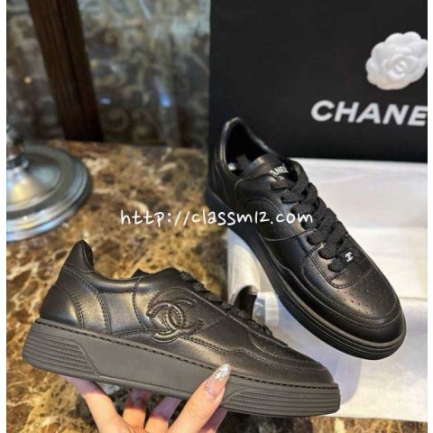 샤넬 25 한정판 여성 운동화 B5380