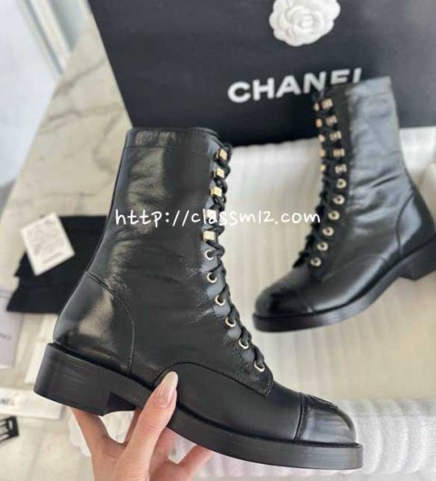 샤넬 25 한정판 여성 부츠 B5381