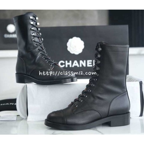 샤넬 25 한정판 여성 부츠 B5382