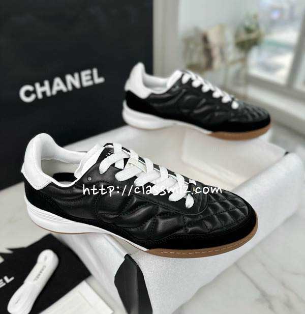샤넬 25 한정판 여성 운동화 B5392