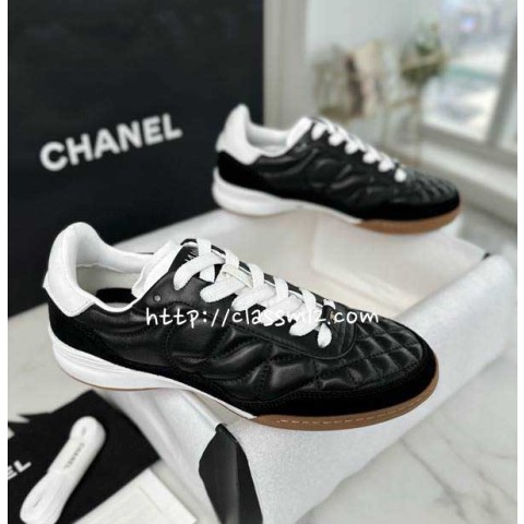 샤넬 25 한정판 여성 운동화 B5392