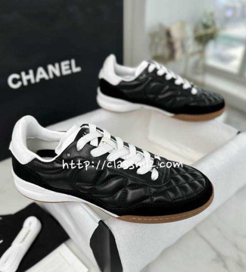 샤넬 25 한정판 여성 운동화 B5392