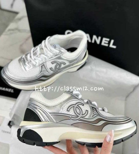 샤넬 25 한정판 여성 운동화 B5394