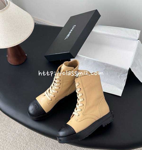 샤넬 25 한정판 여성 소가죽 카프스킨 부츠 B5420