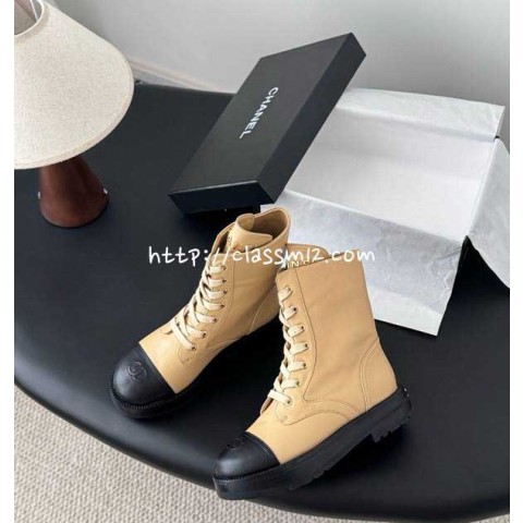 샤넬 25 한정판 여성 소가죽 카프스킨 부츠 B5420