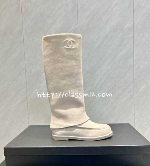 샤넬 25 한정판 여성 소가죽 카프스킨 부츠 B5425