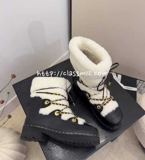 샤넬 25 한정판 여성 소가죽 카프스킨 부츠 B5426