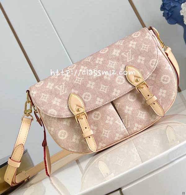 루이비통 25 한정판 M15134 LV Travels With Grace Coddington 크로스백 가방 C5923