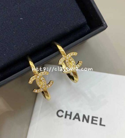 샤넬 25 한정판 귀걸이 D3380
