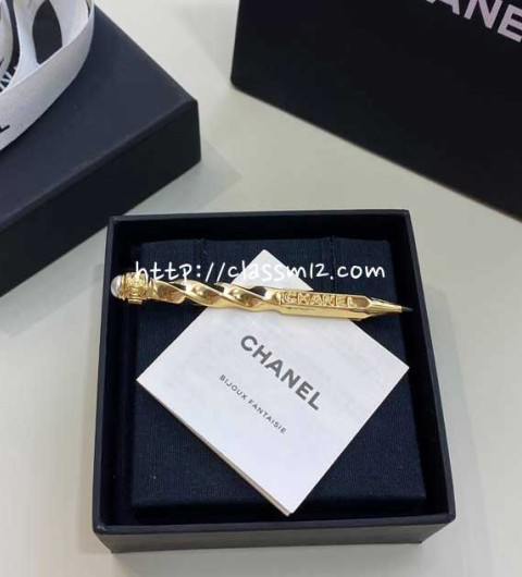 샤넬 25 한정판 헤어웨어 머리핀 D3384