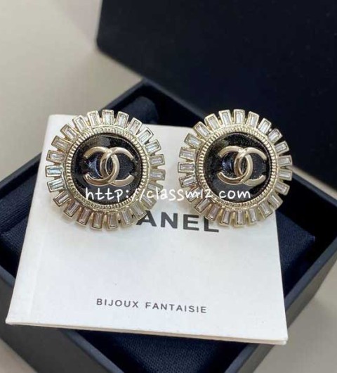 샤넬 25 한정판 귀걸이 D3390