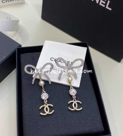 샤넬 25 한정판 귀걸이 D3401