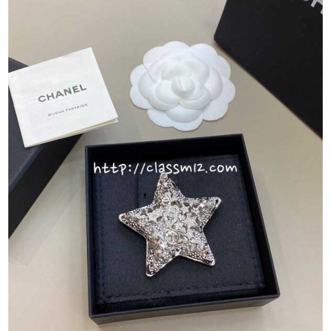 샤넬 25 한정판 브로치 D3437