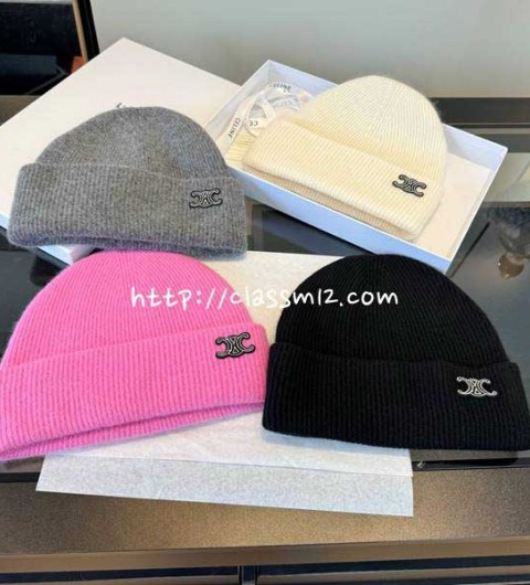 셀린느 25 한정판 양털 비니 모자 D3497