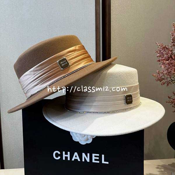 미우미우 25 한정판 양털 보터햇 모자 D3505