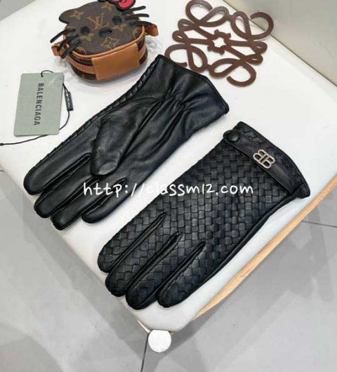 발렌시아가 25 한정판 양가죽 램스킨 장갑 D3588