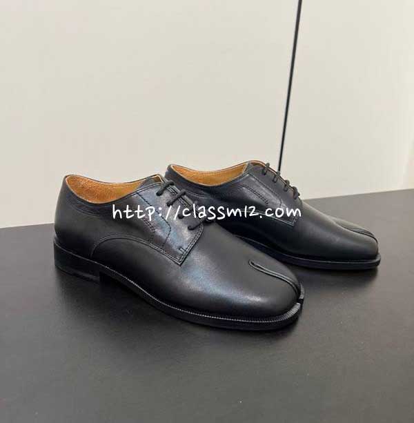 마르지엘라 25 한정판 Tabi 남여공용 소가죽 카프스킨 신발 B5509