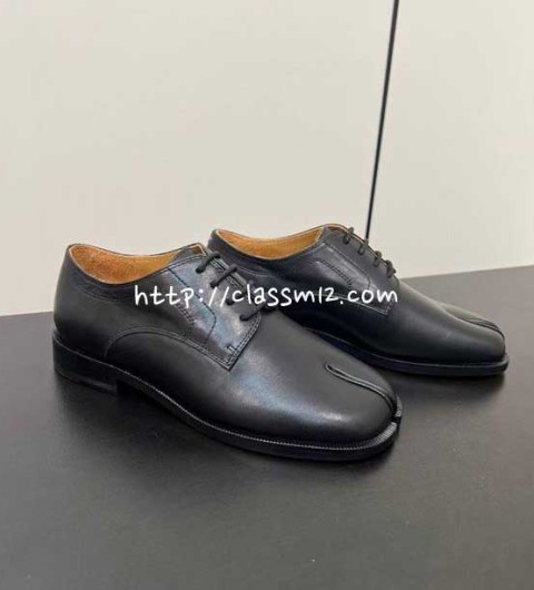 마르지엘라 25 한정판 Tabi 남여공용 소가죽 카프스킨 신발 B5509