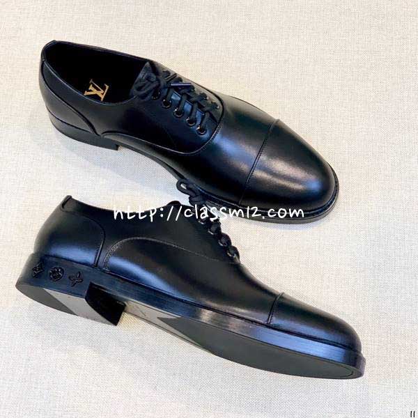 루이비통 25 한정판 소가죽 카프스킨 구두 B5534