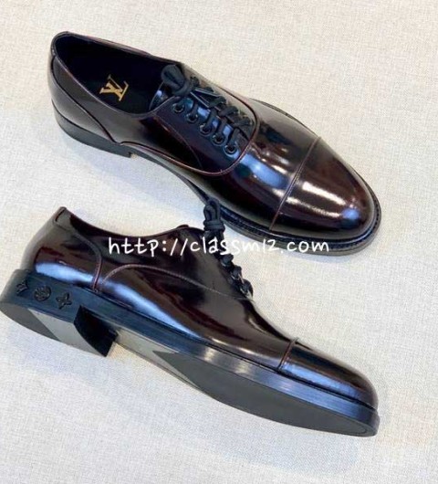 루이비통 25 한정판 소가죽 카프스킨 구두 B5535