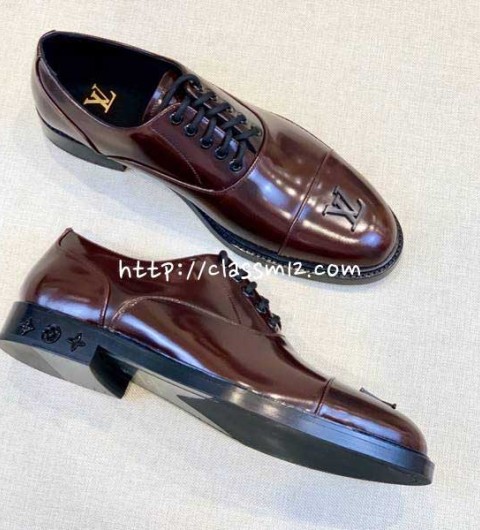 루이비통 25 한정판 소가죽 카프스킨 구두 B5536