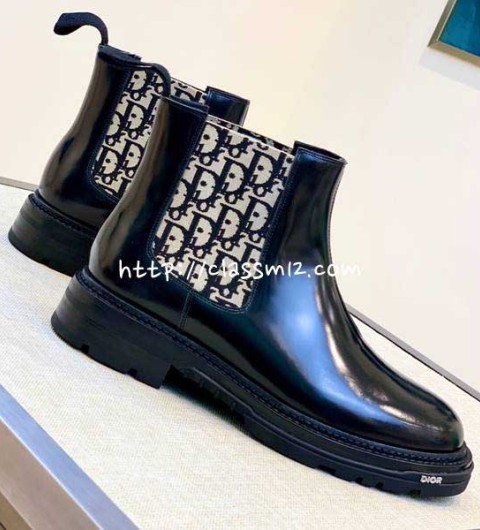 디올 25 한정판 소가죽 카프스킨 부츠 B5539