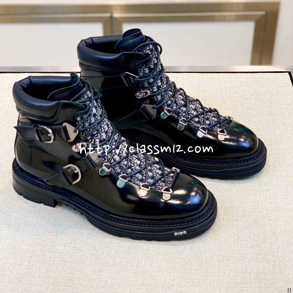 디올 25 한정판 소가죽 카프스킨 부츠 B5540