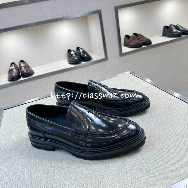 돌체앤가바나 25 한정판 소가죽 카프스킨 신발 B5546