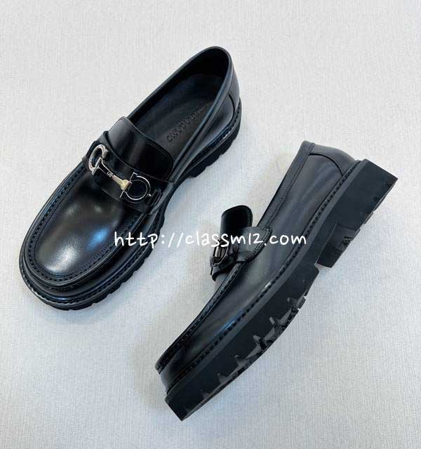 페라가모 25 한정판 소가죽 카프스킨 신발 B5553