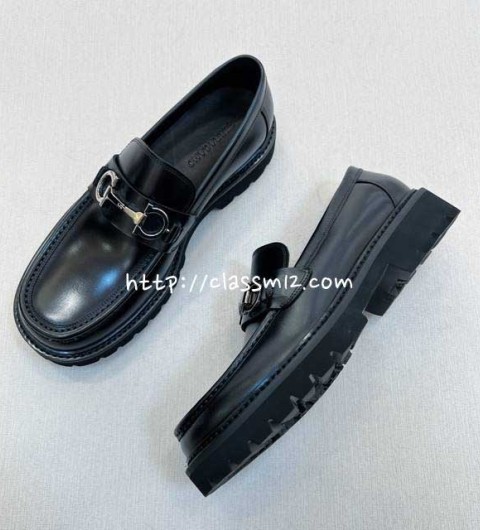 페라가모 25 한정판 소가죽 카프스킨 신발 B5553