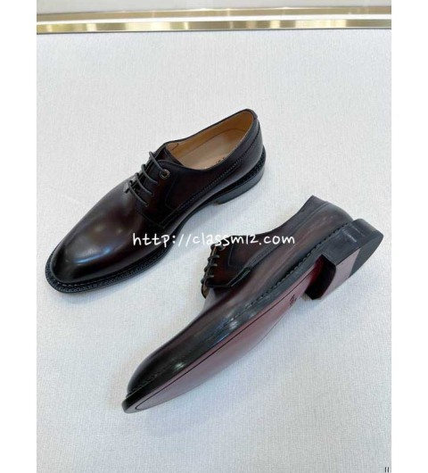 프라다 25 한정판 소가죽 카프스킨 신발 B5557