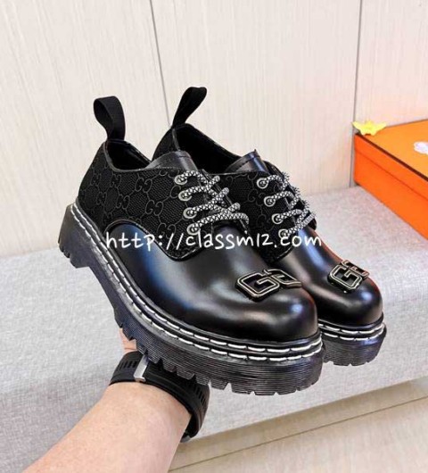 구찌 25 한정판 소가죽 카프스킨 신발 B5563