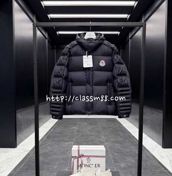 몽클레어 25 한정판 남여공용 Christopher Raxxy 긴팔 후드 패딩 자캣 A14231