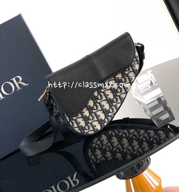 디올 25 한정판 소가죽 카프스킨 크로스백 가방 C5986